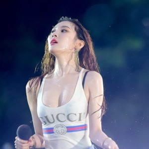 Soaking Gucci's swimsuit SUNMI.