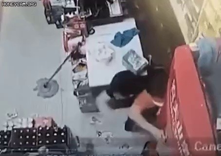 Robber who entered a Chinese convenience store.