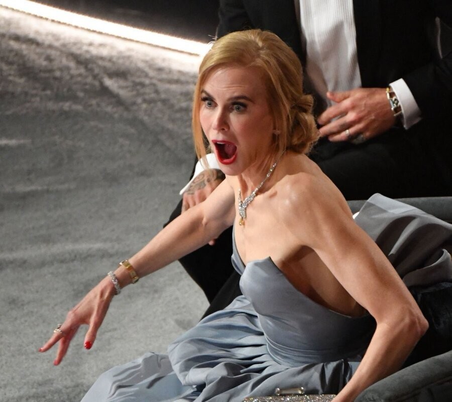 Nicole Kidman watching Oscar slap in the ear.jpg