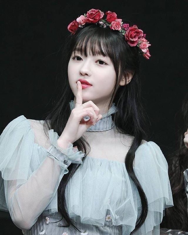 OH MY GIRL Yoo Sia.