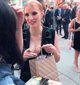 Jessica Chastain Fan Service