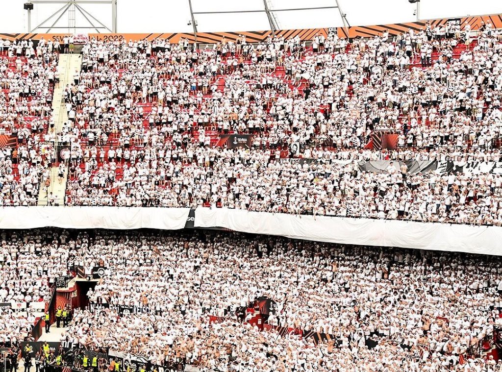 SOUND: Real-time Europa final away Frankfurt fans