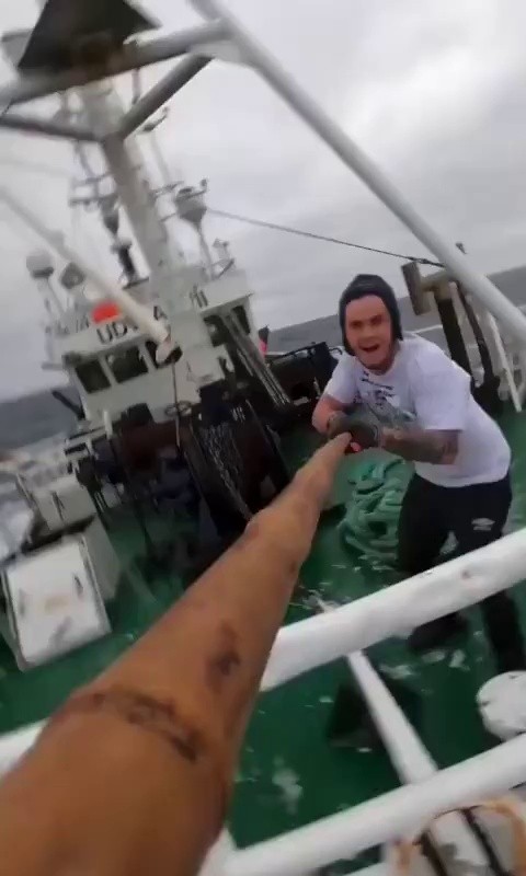 20 Seconds of Distant Fishing Boat Life Summary