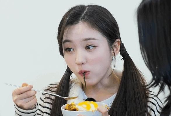 Yeseo's eating habit