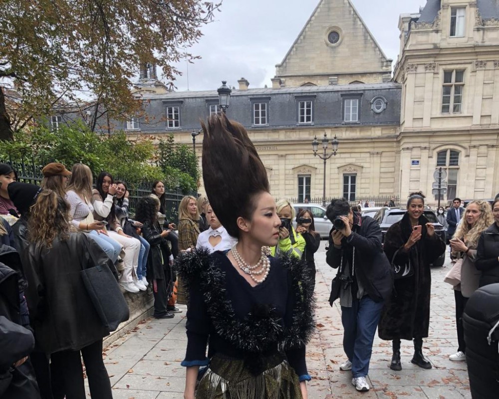 Paris Fashion Week Sandara Park's shocking hair