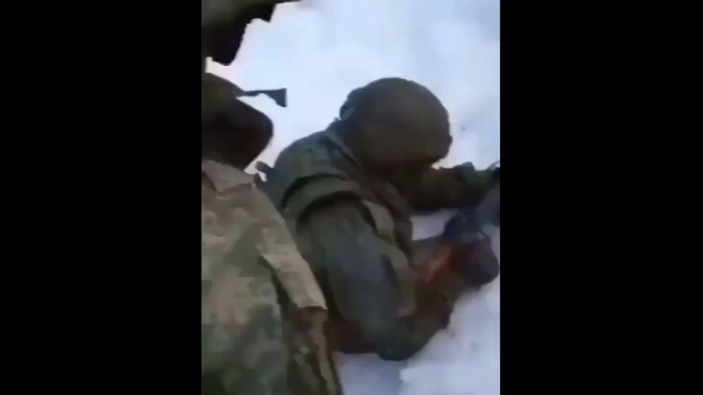 (SOUND)AK Russian troops who are not good at handling guns.mp4