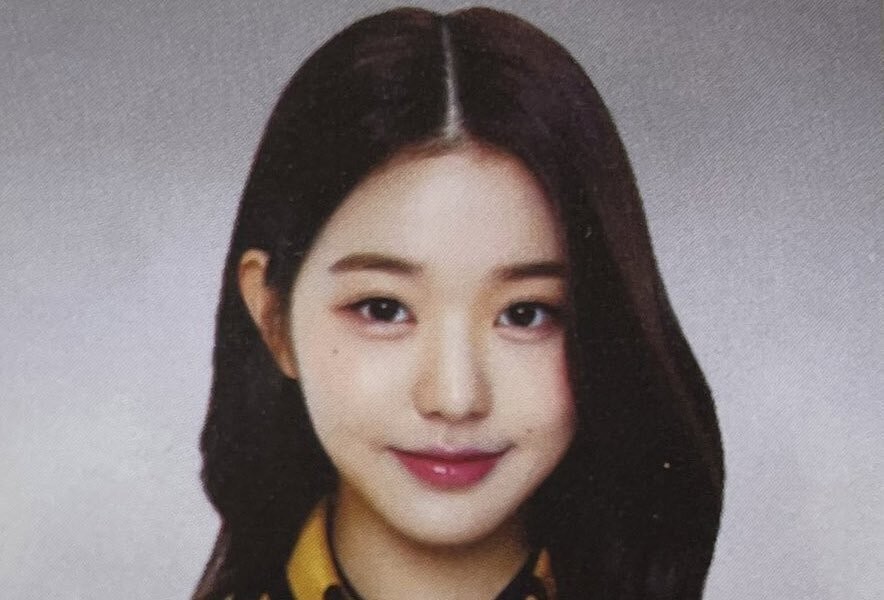 Jang Won Young's graduation photo update.Shaking. JPG