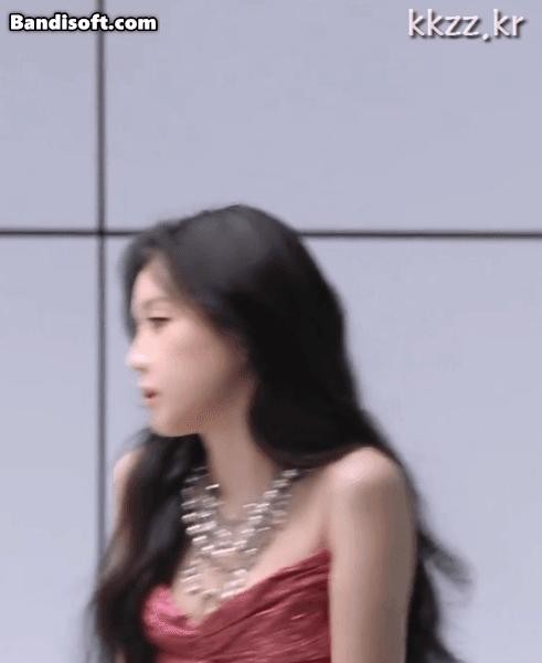 Apink Son Naeun Glossy Dress Wow, is this for real?