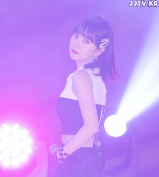 BBG Cropped Collar Sleeveless BBG Eunha