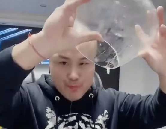 Death after drinking four bottles of white wine on a live Chinese BJ broadcast