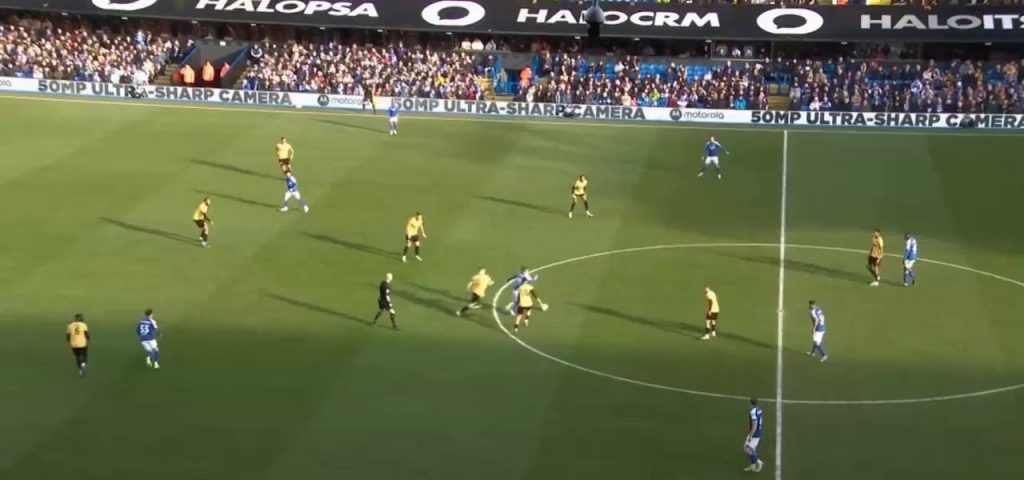 (SOUND)The FA Cup's round of 32 semi-finals and the sixth-division team advanced to the round of 16 with two clicks