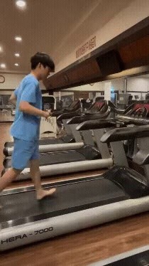 Superconducting treadmill exercise method