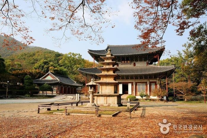 stone pagoda in korea