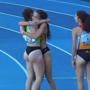 (SOUND)Female athletes encouraging each other