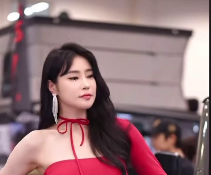 (SOUND)Racing model Hwang Seo-hyun