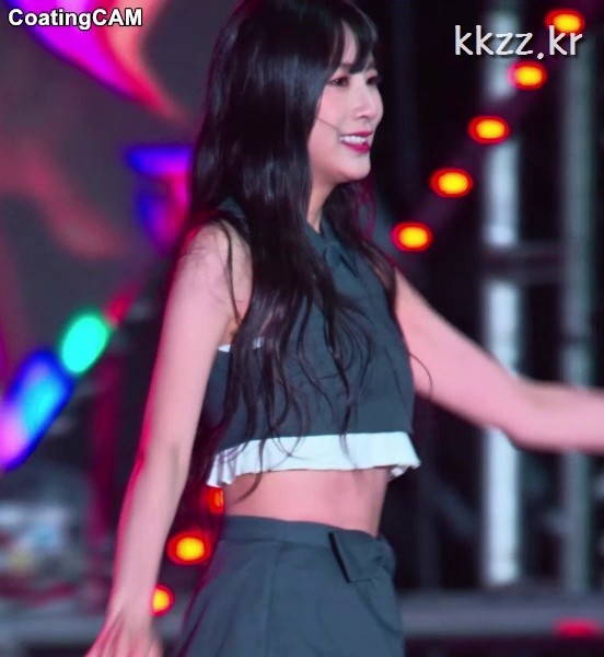 Apink Oh Ha-young's fascinating back view GIF