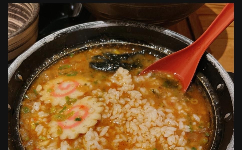 How do Japanese people enjoy ramen? Is rice essential?