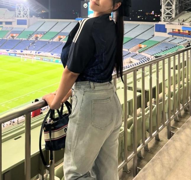 AV actress who went to watch the Japanese national team match